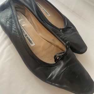 Black ballet flats. Manolo Blahnik.